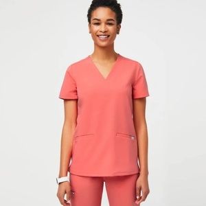 Women’s Figs Coral Scrub Top XS